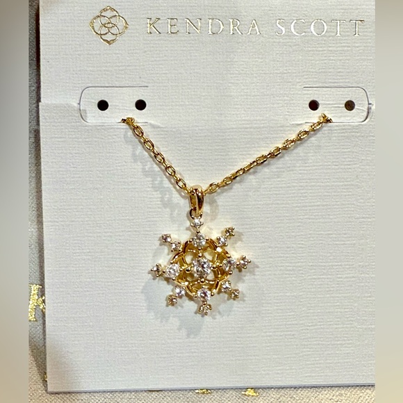 NWT Kendra Scott Gold Snow Crystal short  Pendant Necklace, bag included. - Picture 4 of 6